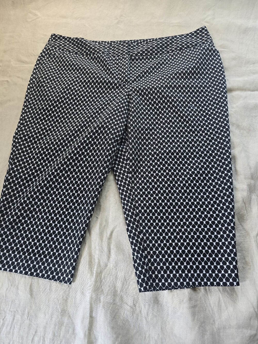 Worthington Modern Fit Black/White Capris Women's Plus Size 22W